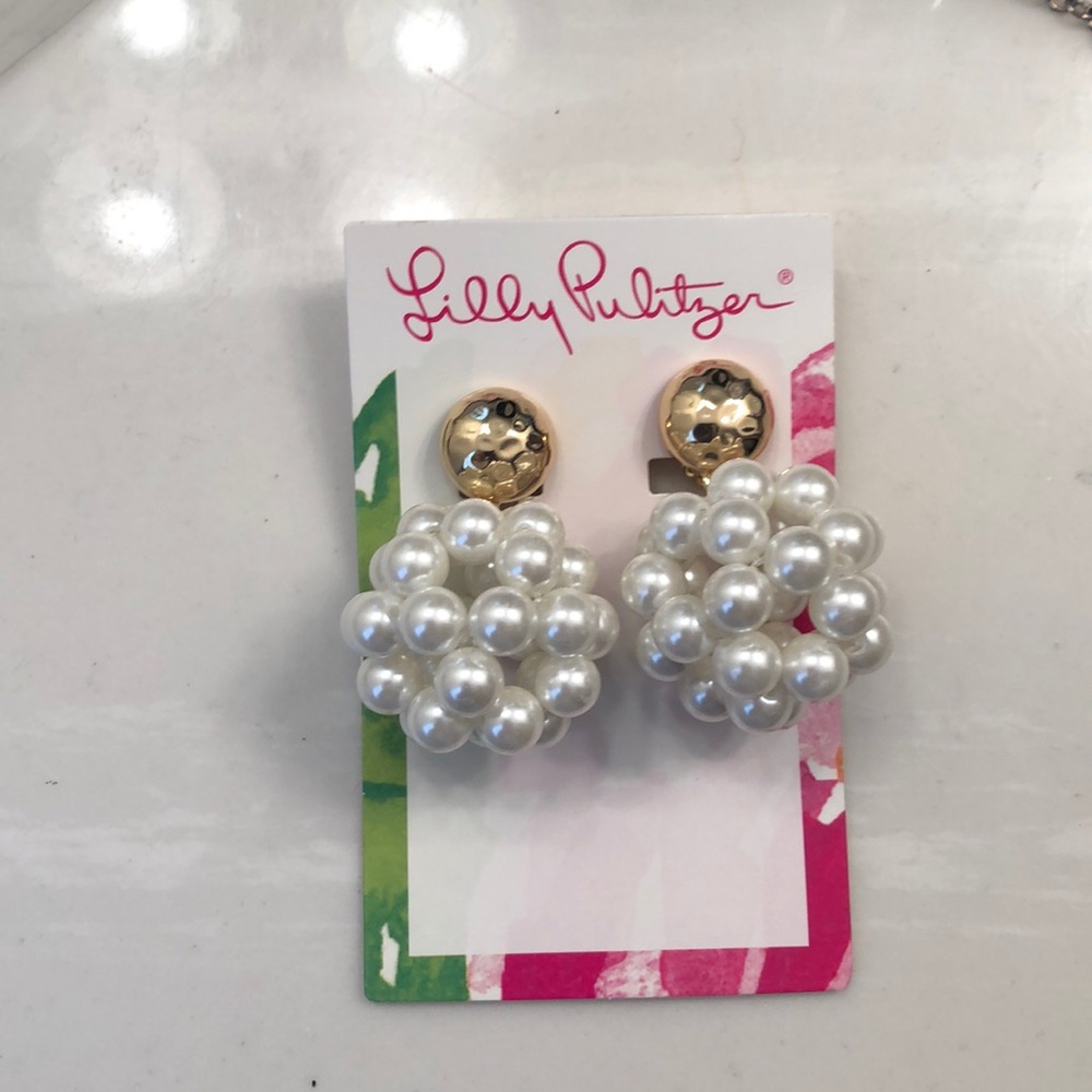 Lilly Clip On Earrings - pearl